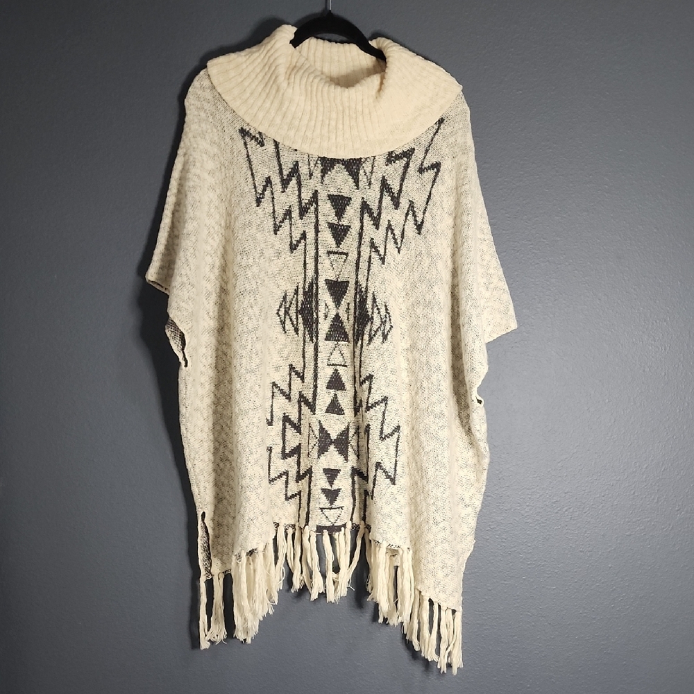 Billabong Cream and Black Patterned Poncho